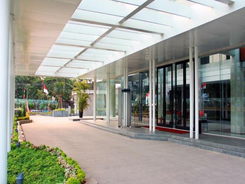 Отель Ra Premiere Simatupang Cilandak  Экстерьер фото