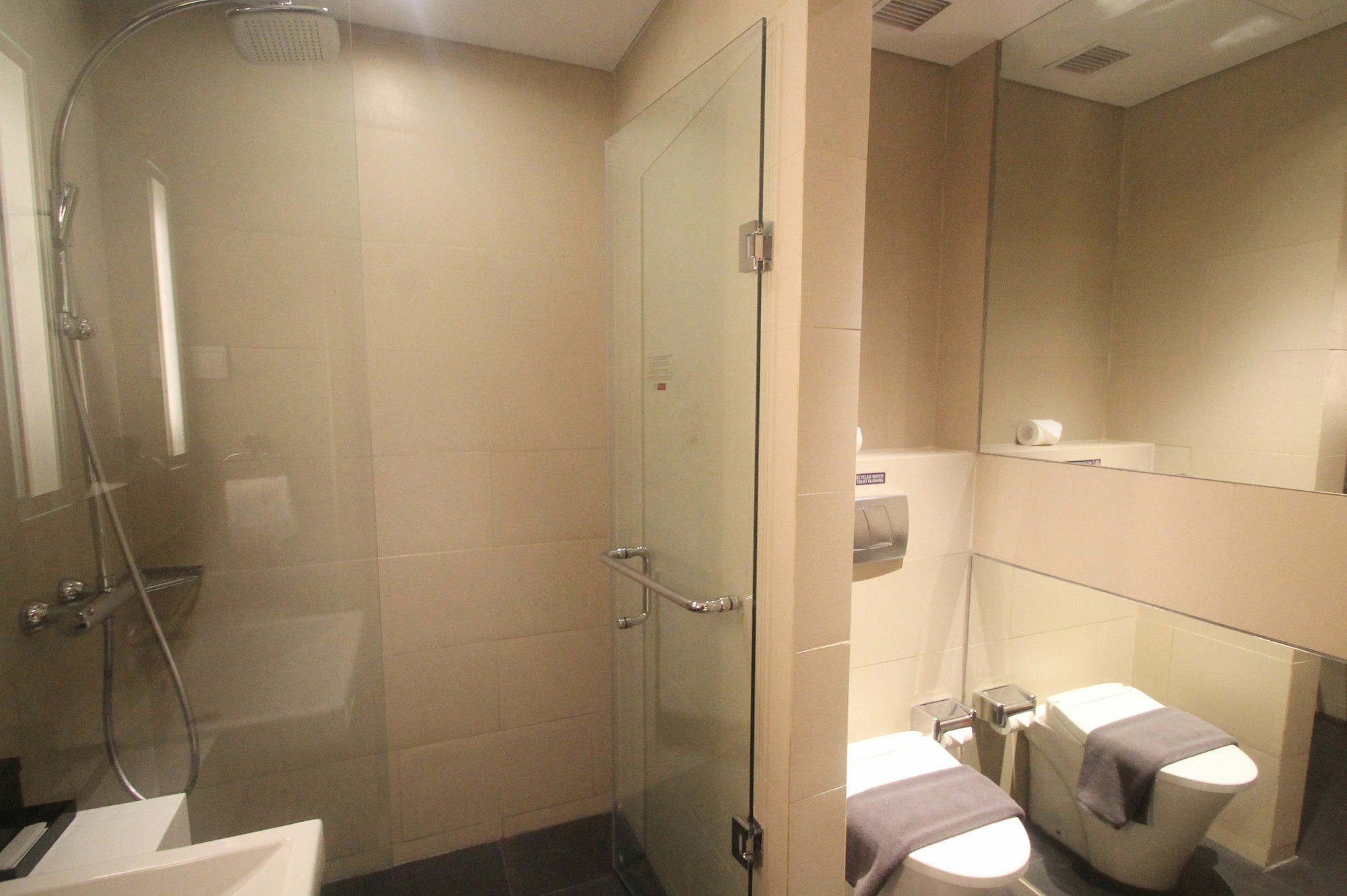 Отель Ra Premiere Simatupang Cilandak  Экстерьер фото